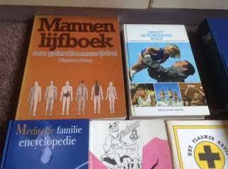 Medische boeken van mannen lijfboek,gezondheid, ehbo ,enz.