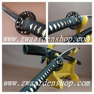 Scherpe samurai zwaarden! (sabel, mes, zwaard, dolk, helm)