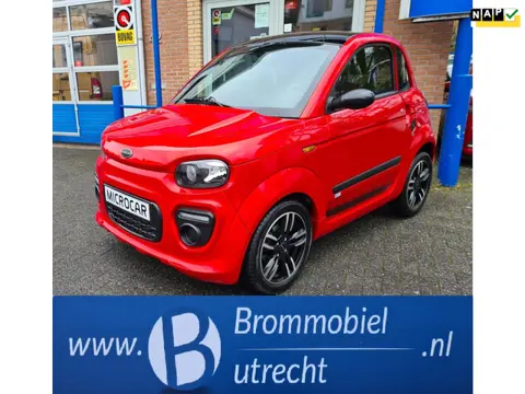 Microcar Dué Pack Design|STUURBEKRACHTIGING!|DCI|Blackline|15" lichtmet. velgen|radio/cd|elektr.rame