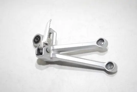 VOETSTEUN RECHTS Suzuki GSX R 750 2004 - 2005