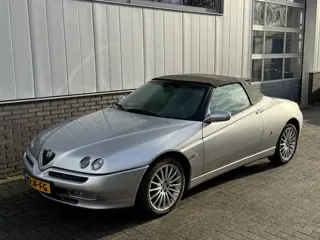 Alfa Romeo Spider 2.0-16V T.Spark L | bodem heeft in de toekomst aandacht nodig | Meeneemprijs
