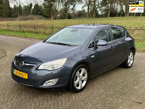 Opel Astra 1.6 Edition /CRUISE/PDC/ZEER LAGE KM/RIJDTNIEUW/