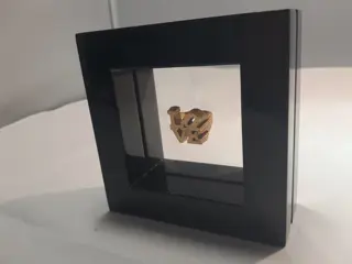 Robert Indiana & Charles Revson - LOVEring , originalbrass / gold plated,