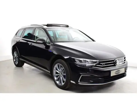 Volkswagen Passat Variant 1.4 TSI PHEV GTE, Panorama, Trekhaak, Carplay, Alcantara\Leder