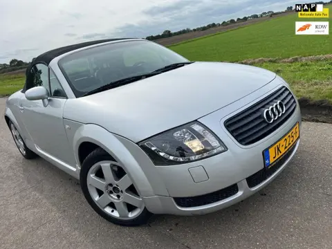 Audi TT Roadster 1.8 5V Turbo quattro / cabrio