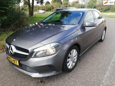 Mercedes-Benz A-klasse 180 d BlueEFFICIENCY Business ziet er uit als nieuw euro 6