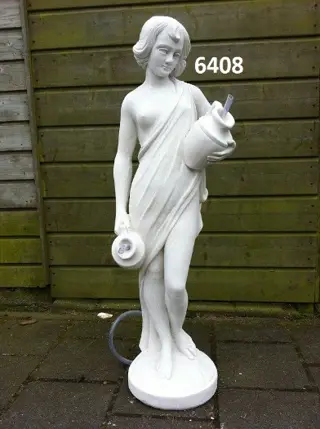 Vrouw met twee kruiken.