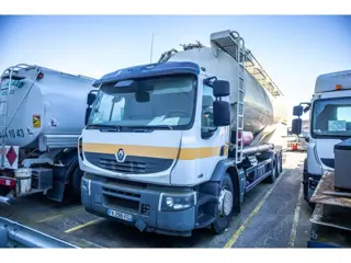 Renault PREMIUM 320 DXI+CITERNE ALIMENTAIRE ( engine problem)