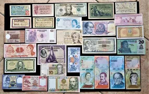 wereld- - 28 banknotes - Various dates