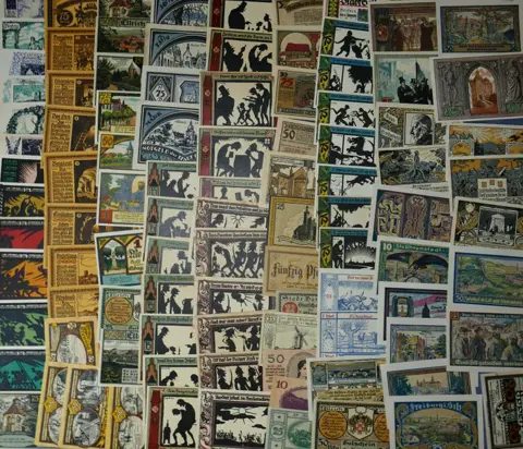 Duitsland - 999 Notgeldscheinen 1920's