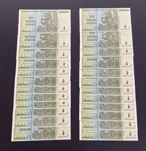 Zimbabwe - 24 x 10 Trillion Dollars 2008 - Pick 88 - with Consecutive Serial Numbers