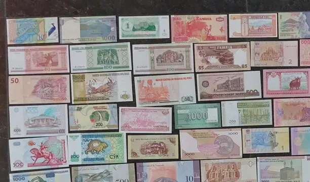 World - 100 verschillende bankbiljetten 1964 - 2022