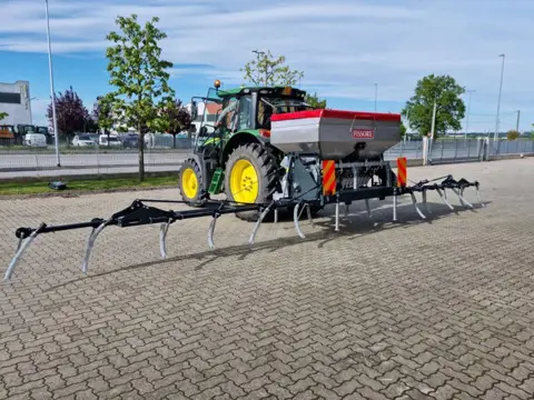 Fissore Tot maximaal 21 meter 16 uitgangen pneumatische kunstmeststrooier