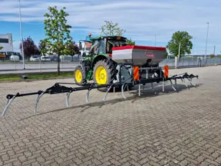 Fissore Tot maximaal 21 meter 16 uitgangen pneumatische kunstmeststrooier