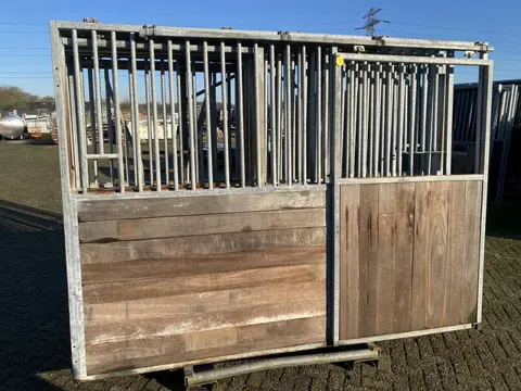 paardenboxen voorwanden aanbieding !!!