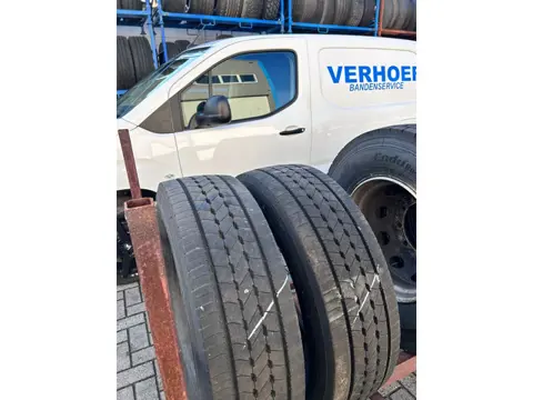 Goodyear 275/70R22.5,  2 stuks