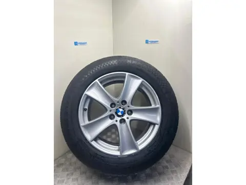 Diversen 255/55R18, 205/60R16, 205/50R17, 185/60R15, 225/45R17 & 215/65R16