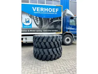 TechKing 23.5R25 RADIAL