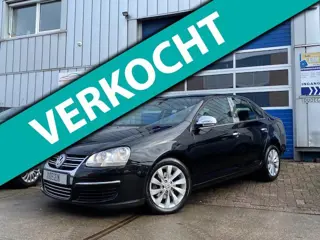 Volkswagen Jetta 1.6 / Prachtig! / Navi / Groot Scherm / Chrome Look /