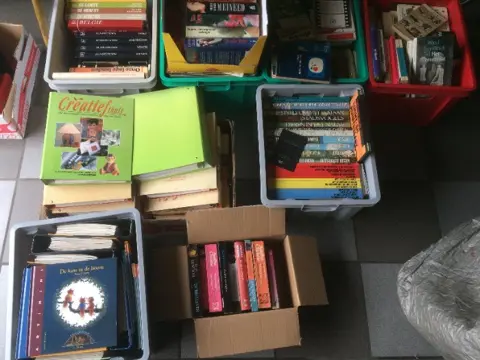 Lot boeken en tijdschriften, allerlei, veel artis boeken