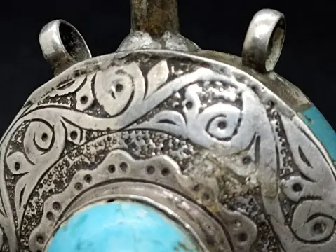 Handgemaakte zilveren verfraaide Mascara Surma-fles - 52g - Lapis Lazuli, Zilver - Afghanistan - 19e eeuw