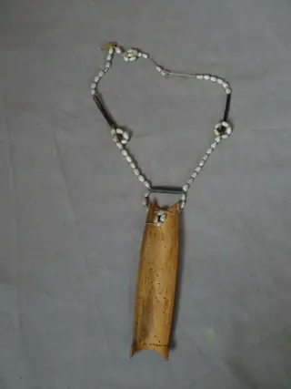 Headhunting ketting (1) - Bamboe, Zaden, snaar - Owam - Asmat - West-Papua (voormalig Irian Jaya)