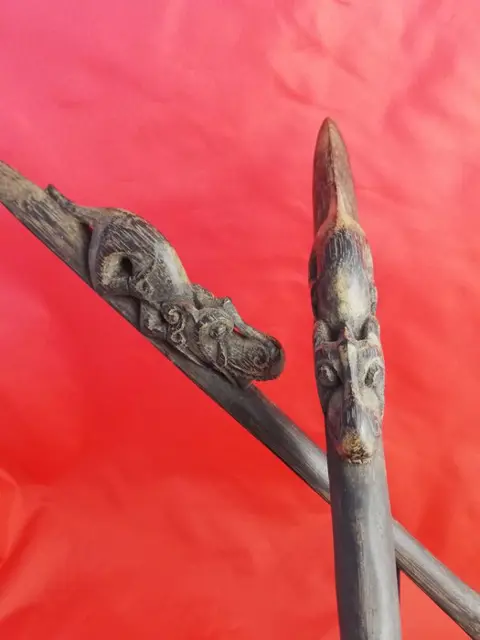 Babydraagsteun (2) - Tapang hout - Tiang baby carry - Bahau Dayak - Kalimantan, Indonesië