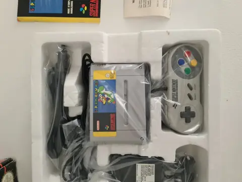 Nintendo Snes Super Rare Big Box Mario Super Mario Edition Big Box+ rare inlay and uniqueSerial FAH/HOL - Console met Games - In originele verpakking