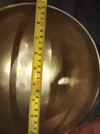 Klankschaal (1) - Verguld metaal - Campana tibetana jambati originale battuta a mano tonalità LaH2120Hz.diametro 24 cm Diametro - Nepal - Eind 20e eeuw