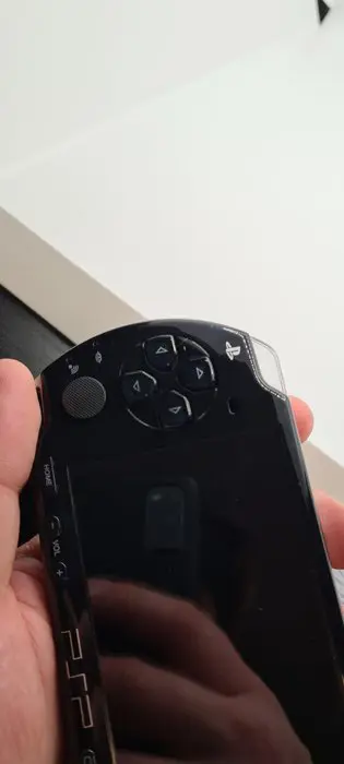 Sony PSP--2004 With 5 Games - Console met Games