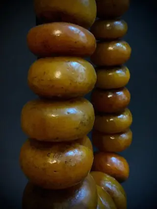 Sieraden (1) - Amazigh - Wol, Phenolic resin - North Africa - 20e eeuw