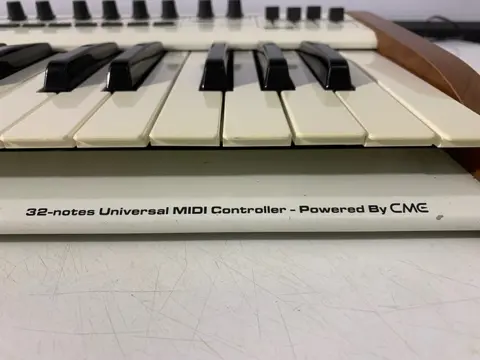 Arturia - Analog Factory - MIDI keyboard - Canada