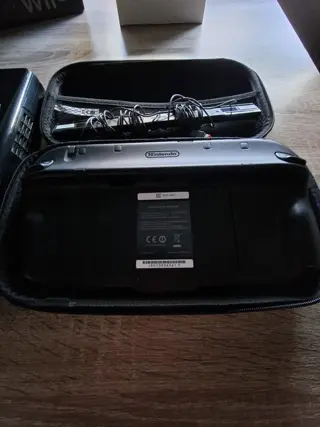 1 Nintendo Wii U - Mario & Luigi Premium Pack - Console met Games (8) - In originele verpakking