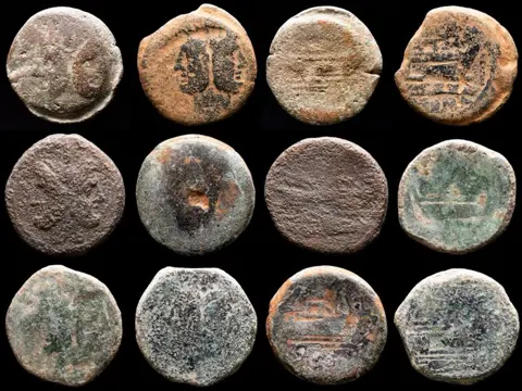 Romeinse Republiek. Lot comprising six (6) Anonymous. Æ (17.11 g.) (27.72 g.) (22.57 g.) (31.42 g.) (21.57g.) (24.80 g.),Rome after 211 B.C. - Janus - Prow of galley. (6 Coins)