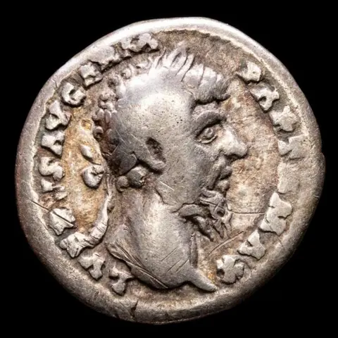 Romeinse Rijk. Lucius Verus (161-169 n.Chr.). AR Denarius,Rome. TR P V IMP III COS II, Parthia seated right.