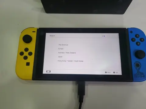 1 Nintendo Switch - Fortnite Wildcat Bundle - Console - In originele verpakking