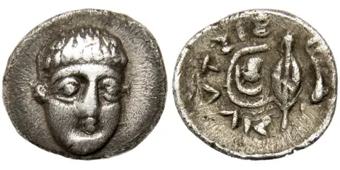 Campania, Phistelia. AR Obol,Ca. 325-275 B.C.