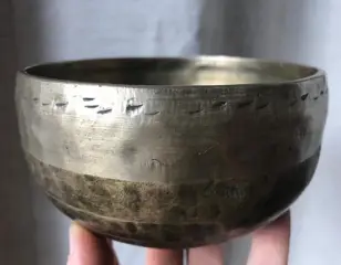 old tibetan singing bowls - Small cups thadobati - Diverse instrumenten (zie de beschrijving) - Nepal