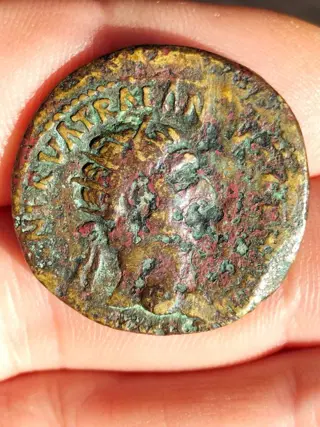 Romeinse Rijk. Lot of 4 coins,Trajan. Dupondius / Antoninus Pius. Dupondius & Fourree Denarius / T. Carisius. Denarius