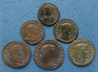 Romeinse Rijk. Lot of 6 Æ Folles,incl. Constantine I, Maximian, Crispus, Licinius I and Galerius, AD early 4th century