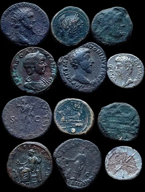 Romeinse Republiek, Romeinse Rijk. Lot x 6 coins: Domitian, Augustus, Marcus Aurelius, Julia Soemias, Anonymous Uncia and Semis,2nd century BC- 2nd century AD