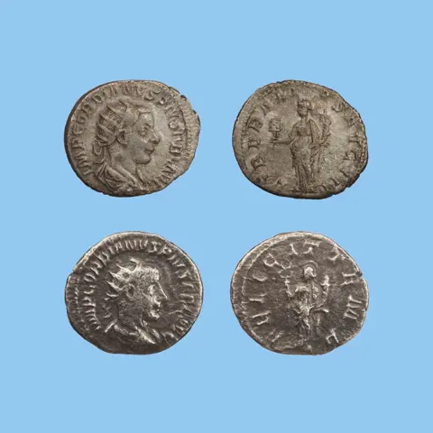 Romeinse Rijk. Gordian III (238-244 n.Chr.). Lot of 2 AR Antoniniani,LIBERALITAS AVG III; FELICIT TEMP