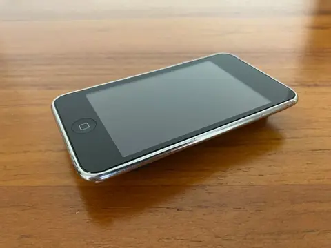 Apple - iPod Touch 2e generatie 8 Gb / iPod Nano 3e generatie 4 Gb