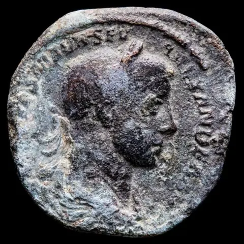 Romeinse Rijk. Severus Alexander (222 -235 A.D.) and Gordian III (238-244 A.D.). Kavel bestaande uit twee bronzen munten, Sestertius,Rome - LIBERTAS AVG//// Rome - P M TR P VII COS II P P / S - C