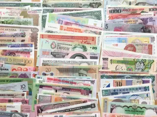 Wereld - 100 Different banknotes - 100 Different Countries - Various dates