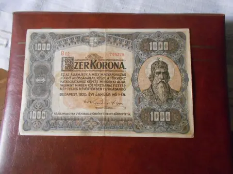 wereld- - 68 banknotes - Various dates