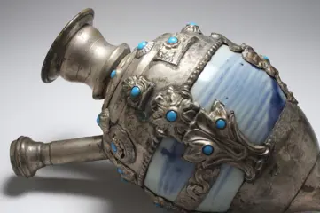 waterpijp basis - Metaal, 18e eeuws Chinees keramiek en kralen - Iran, Afganistan - Eerste helft 20e eeuw