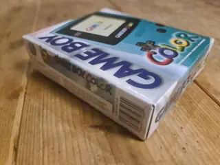Original Gameboy Color Atomic Teal Edition - Complete with insert, manuals and poster - Sealed on 1 - Console - In originele verpakking