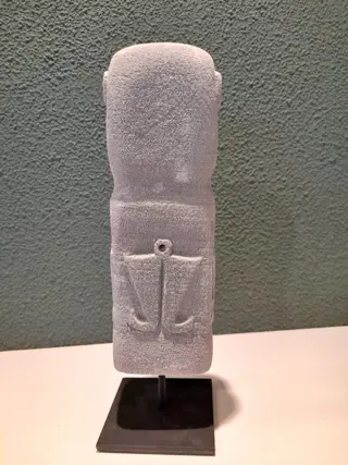 Geluksfiguurstandaard - Steen - Indonesië