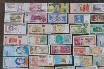 World - 100 verschillende bankbiljetten 1964 - 2022